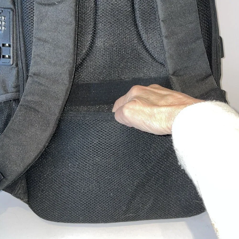 Victoria Tourist Anti-Theft Laptop Backpack - USB Port & Combination Lock EUC